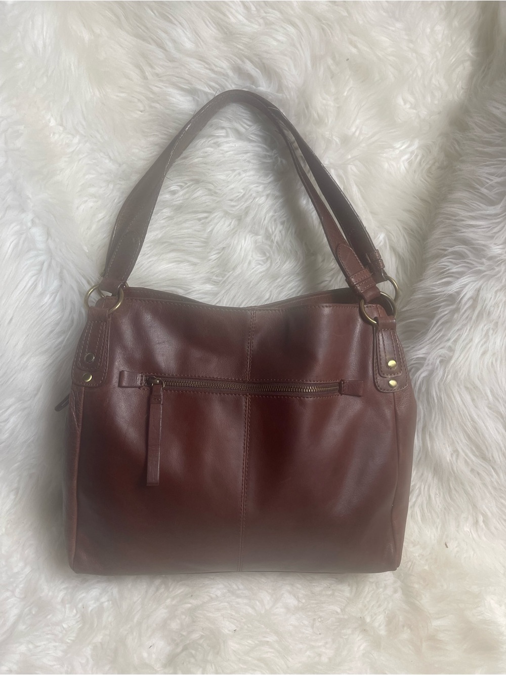 Bolo Leather Brown Medium Shoulder Bag gold tone hardwares. - Picture 4 of 14